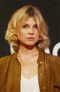 clemence-poesy-lucy-premiere-in-locarno-2014_3.jpg