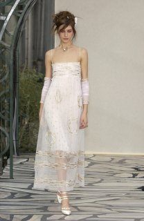 Chanel+Spring+2003+ARKp6eWckgXx.jpg