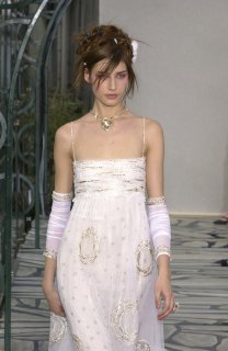 Chanel+Spring+2003+FQlPGQzwUjMx.jpg