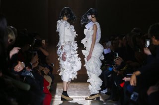 Comme-Des-Garcons-RTW-FW15-Paris-5840-1425749823-bigthumb.jpg