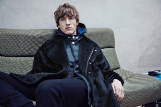 carlottamanaigolofficielhommesitaliaurbantheory6.jpg