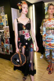 Dolce+Gabbana+Spring+2016+Backstage+IghQTfImBatx.jpg