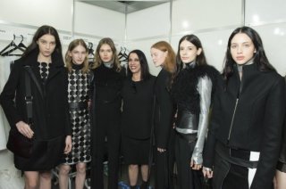 ellePreview_018-585x389.jpg