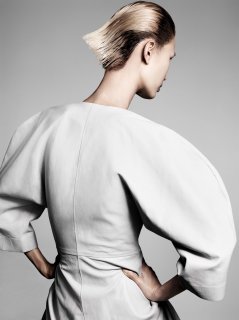 yumi-lambert-marga-esquivel-chen-xi-by-terry-tsiolis-for-vogue-china-november-2015-3.jpg