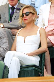 Sienna Miller - Galvan 2015 spring white, Prada wedge sandals, Alexander McQueen tote Wimbledon).jpg