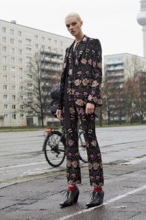 givenchy-pre-fall-2016-lookbook-05.jpg