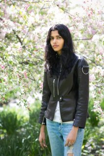 Pooja_Mor-SamiraBouaou_20160419_1143-300x450.jpg