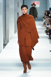 uniq_2016aw_runway_021.jpg