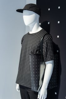 uniqlomomaph_03.jpg