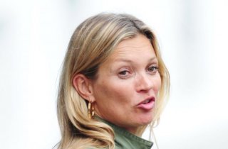 kate-moss-out-and-about-in-london-07-27-2016_6.jpg