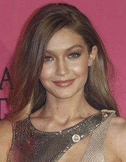 gigi-hadid-victoria-s-secret-fashion-show-2016-after-party-in-paris-1.jpg