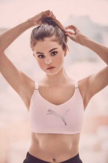 Selena-Gomez-Puma-Campaign-2018-13.jpg