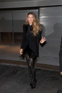 Blake-Lively-in-Black_-Out-in-Paris--05-662x993.jpg