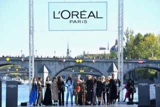 Le+Defile+L+Oreal+Paris+Runway+Paris+Fashion+n4KqkpNpzk6l.jpg