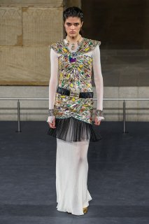 Alexandra Micu Chanel Pre Fall 2019.jpg