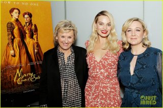 margot-robbie-director-josie-rourke-promote-mary-queen-of-scots-in-nyc-05.JPG