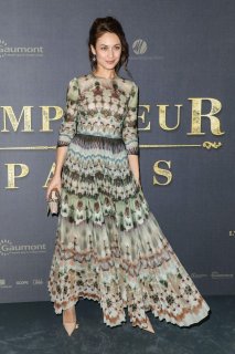 olga-kurylenko-l-empereur-de-paris-premiere-in-paris-3.jpg