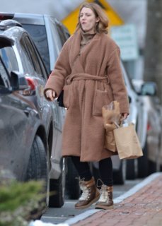 blake-lively-out-shopping-in-new-york-12-26-2018-5.jpg