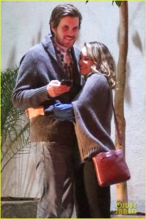 rachel-mcadams-jamie-linden-hug-rare-photos-01.jpg