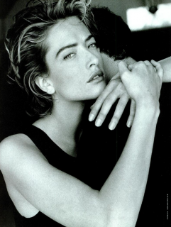 Demarchelier_Vogue_Italia_June_1990_07.png