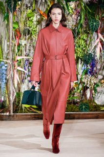 Lea Julian Hermes Pre Fall 2019 1.jpg