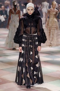 Lea Julian Christian Dior Spring 2019 Couture 1.jpg