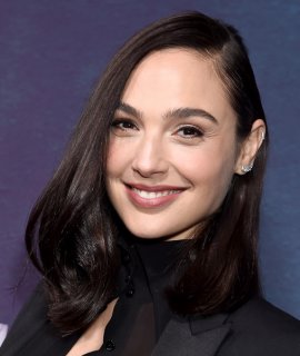 Gal+Gadot+Premiere+TNT+Night+Arrivals+46xSEBPPkA5l.jpg