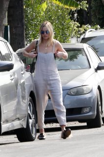 margot-robbie-out-and-about-in-los-angeles-01262019-1.jpg