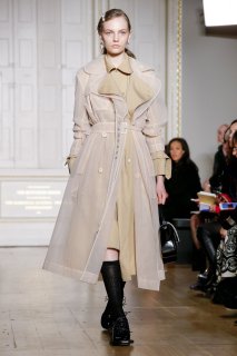 Fran Summers Simone Rocha Fall 2019 RTW LFW 1.jpg Fran Summers Simone Rocha Fall 2019 RTW LFW 1.jpg