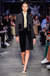 Birgit Kos Burberry Prorsum Spring  Fall 2019 RTW LFW 1.jpg