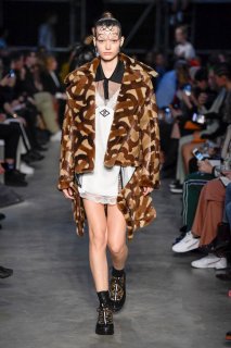 Louis Robert Burberry Fall 2019 RTW LFW 1.jpg