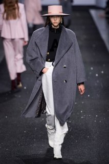 Lea Julian Alberta Ferretti Fall 2019 RTW MFW 1.jpg