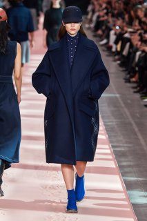 Meghan Roche Sportmax Fall 2019 RTW MFW 1.jpg