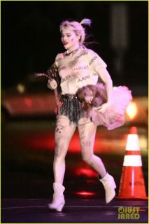 margot-robbie-films-birds-of-prey-with-ella-jay-basco-07.jpg