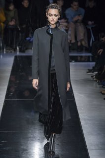 Zhenya Katava Giorgio Armani Fall 2019 RTW MFW 1.jpg