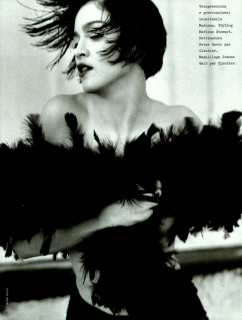 MC_Ritts_Vogue_Italia_June_1990_14.png