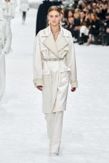 Sarah Dahl Chanel Fall 2019 RTW PFW.jpg
