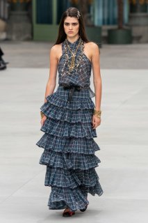 Alexandra Micu Chanel Cruise 2020.jpg