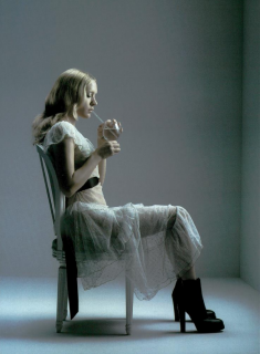 Sorrenti_Vogue_Italia_October_2003_05.png