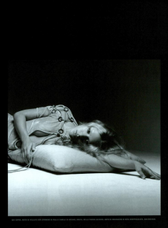 Sorrenti_Vogue_Italia_October_2003_08.png