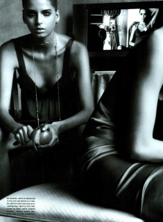 Munro_Vogue_Italia_October_2003_03.png