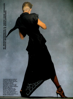 Sexy_Watson_Vogue_Italia_January_1985_09.png