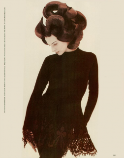 Saikusa_Vogue_Italia_July_August_1988_06.png