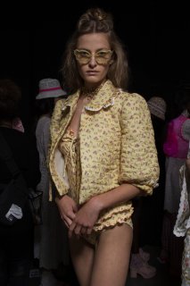 Anna+Sui+Spring+2020+Backstage+ahHG5qVfGKPx.jpg