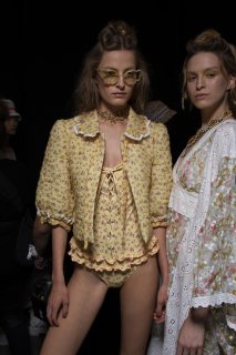 Anna+Sui+Spring+2020+Backstage+4nN3HDcdD9Hx.jpg