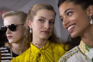 Tory+Burch+Spring+2020+Backstage+cB9hhvLh1lKx.jpg