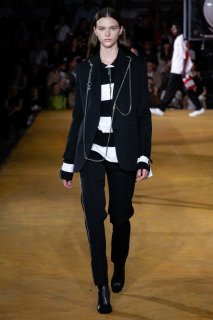 Natalie Ogg Burberry Prorsum Spring 2020 RTW LFW 1.jpg