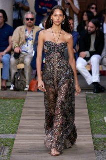 Yasmin Wijnaldum Etro Spring 2020 RTW MFW 1.jpg