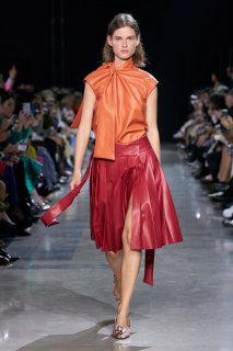 Giedre Dukauskaite Rochas Spring 2020 RTW PFW 1.jpg