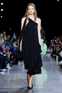 Deirdre Firinne Rochas Spring 2020 RTW PFW 2.jpg